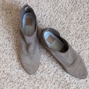 Dolce Vita taupe suede booties sz 9.5